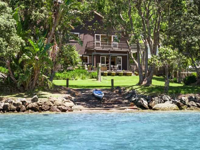 31 Young Street, Mahurangi East