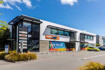 Immaculate Ground Floor Opportunity 