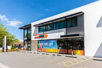 Immaculate Ground Floor Opportunity 