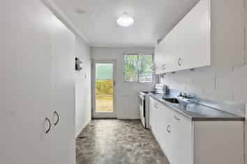 17E Surrey Road, Springvale