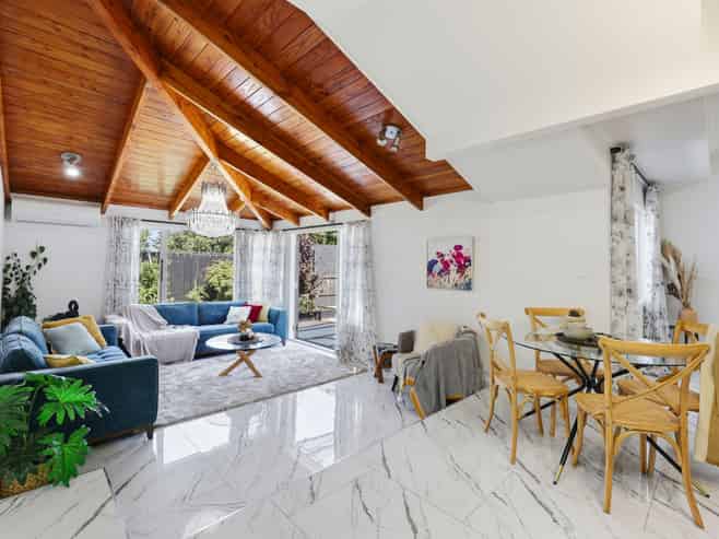 2/135 Bucklands Beach Road, Bucklands Beach