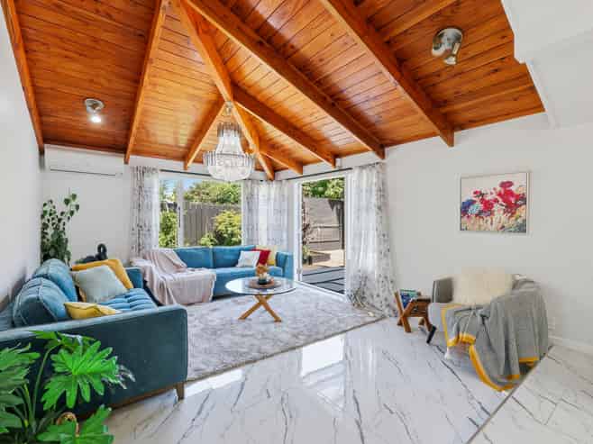 2/135 Bucklands Beach Road, Bucklands Beach