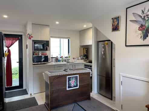 10/17 Pearce Crescent, Taita