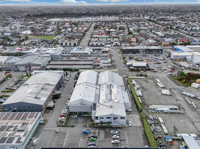 Must be sold – prime commercial opportunity