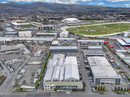 Must be sold – prime commercial opportunity