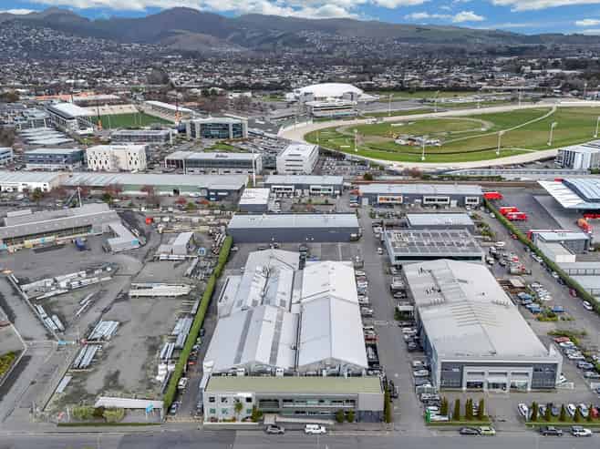 Must be sold – prime commercial opportunity