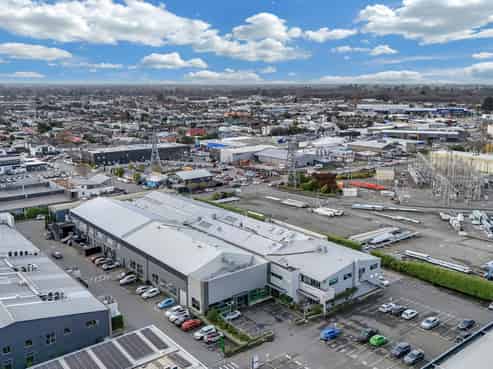 Must be sold – prime commercial opportunity