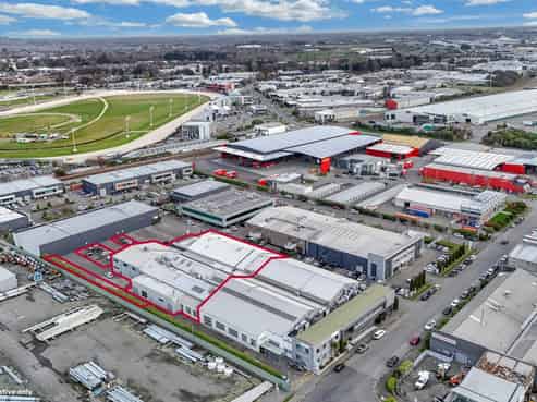 Must be sold – prime commercial opportunity