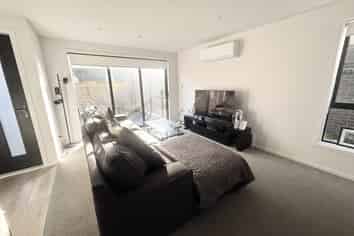 9/7 Johnston Grove, Taita