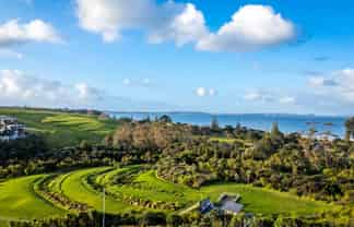 4/1090 Beach Road, Torbay