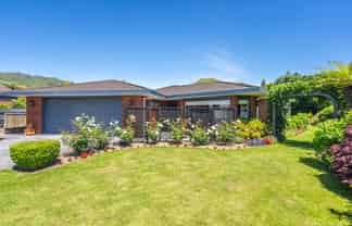 14 Hurunui Street, Waikanae