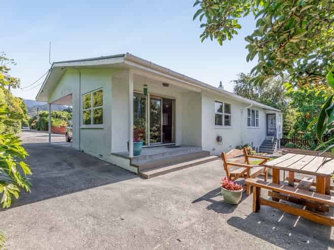 71e Bronte Street East, Nelson