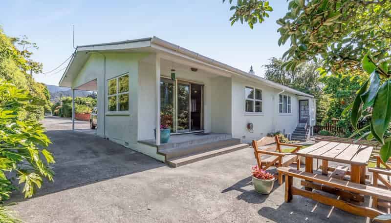 71e Bronte Street East, Nelson