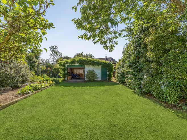 71e Bronte Street East, Nelson