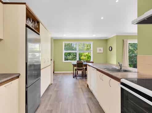 71e Bronte Street East, Nelson