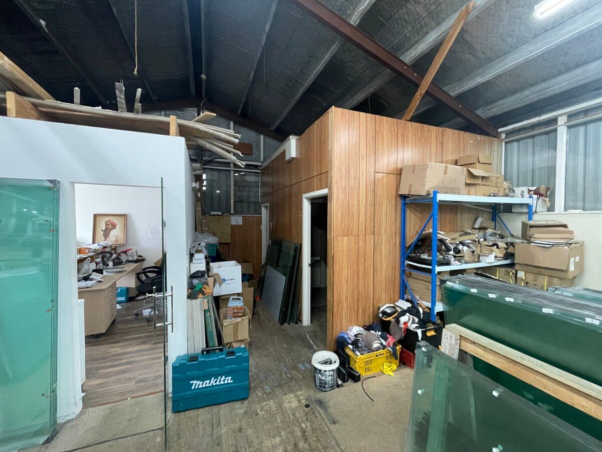 Central New Lynn Industrial - For Lease - Mehr