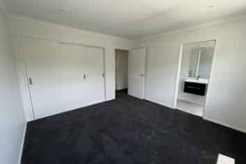 10 Whakawhiti Street, Spotswood