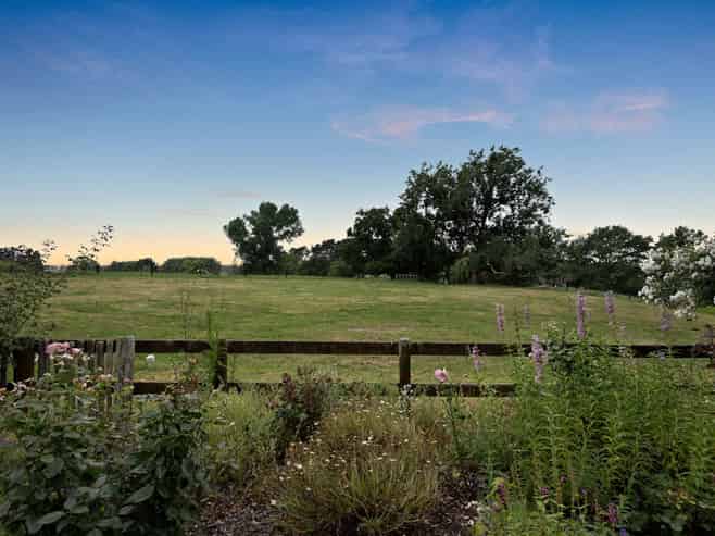 554 Kingseat Road, Kingseat