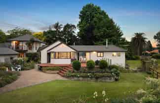 554 Kingseat Road, Kingseat