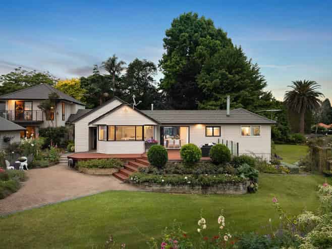 554 Kingseat Road, Kingseat