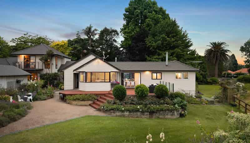 554 Kingseat Road, Kingseat