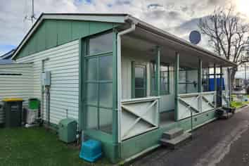 2/26 Albert Street, Hamilton East