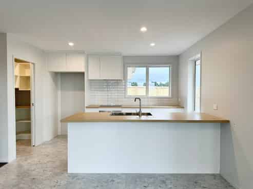 83 Kopakopa Crescent , Wharewaka