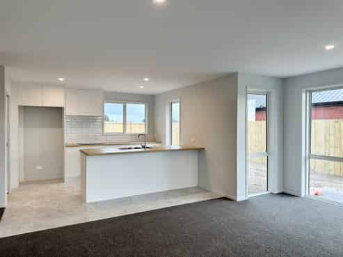 83 Kopakopa Crescent , Wharewaka