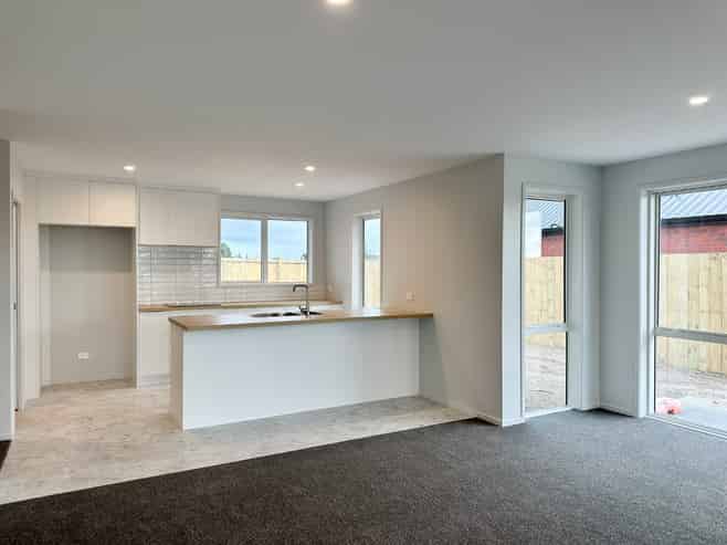 83 Kopakopa Crescent , Wharewaka