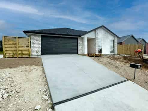 83 Kopakopa Crescent , Wharewaka