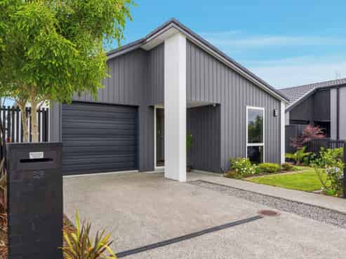 10 Empire Crescent, Papamoa