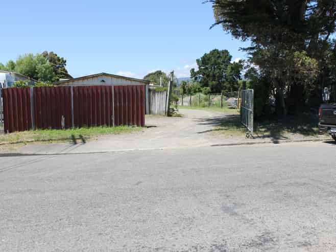 THE PERFECT TRADIE'S YARD!