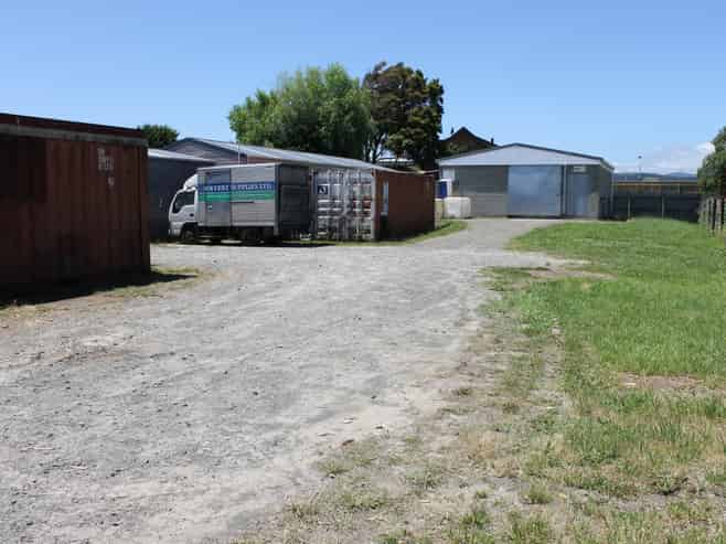 THE PERFECT TRADIE'S YARD!