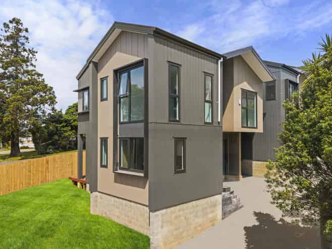 584 Beach Road, Rothesay Bay