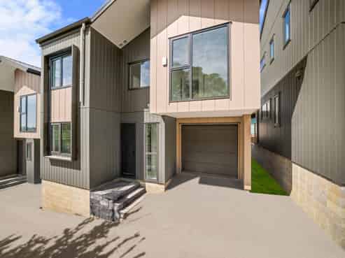 584 Beach Road, Rothesay Bay