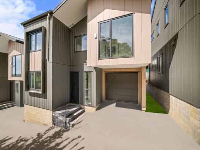 584 Beach Road, Rothesay Bay