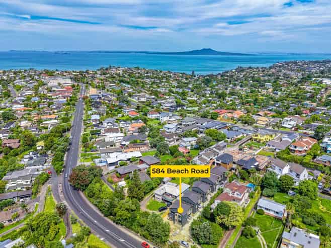 584 Beach Road, Rothesay Bay