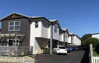 4/16C Hogan Street, Hillcrest