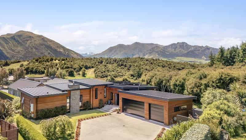 20 Edgewood Place, Peninsula Bay, Wanaka
