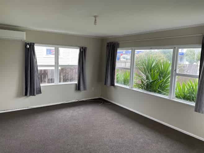 2/468 Swanson Road, Ranui