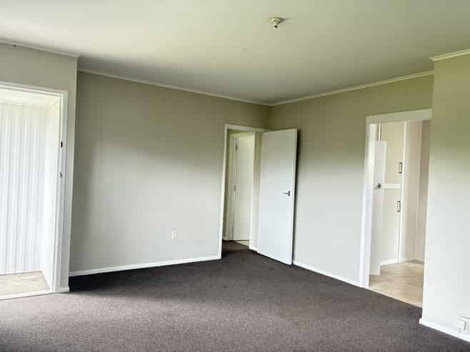 2/468 Swanson Road, Ranui