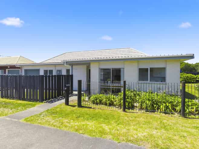 2 Cypress Grove, Paraparaumu