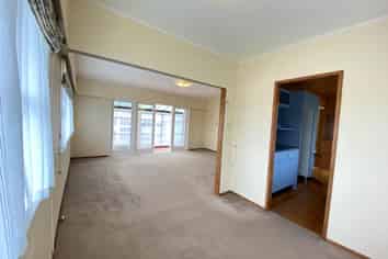 13 The Rosebowl, Sunnyhills