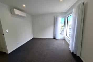 14 Ara Mara Hua, Henderson