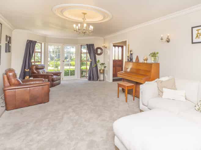 2 Tirimoana Place, Otamatea