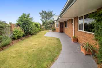 2 Church Street, Ashburton