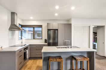 15A Queen Street, Westport