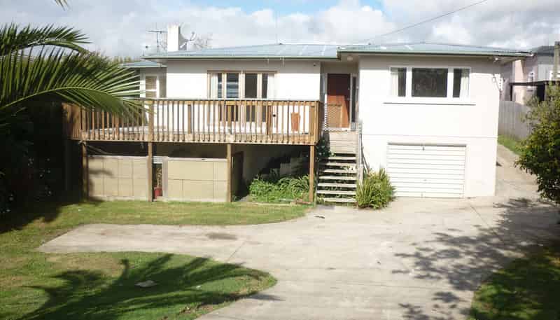 186 Waimumu Road, Massey