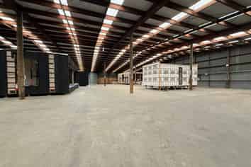 1800m² Warehouse With Large Secure Yard