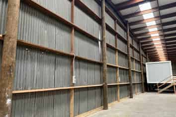 1800m² Warehouse With Large Secure Yard